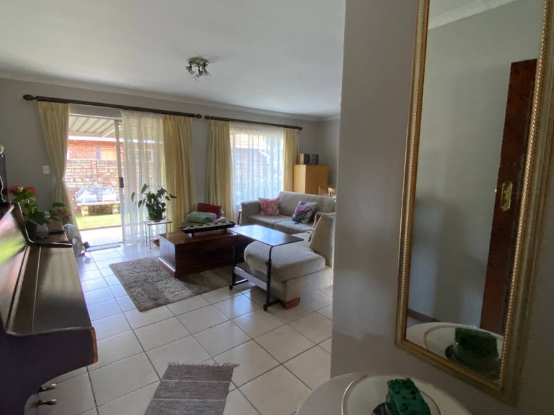 2 Bedroom Townhouse for Sale in Pierre Van Ryneveld. - Photo 3