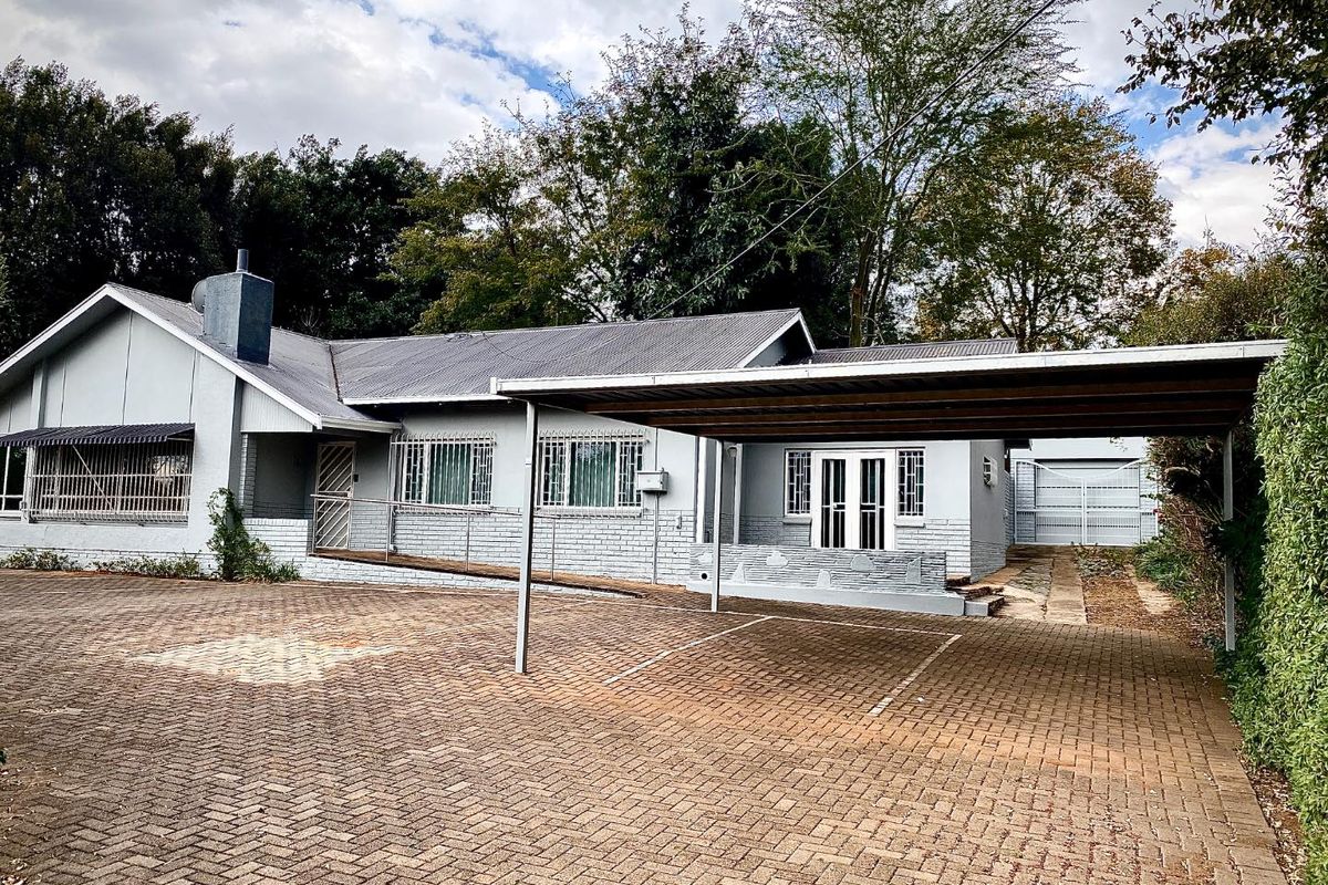 Family Home with a Spacious Yard - Photo 3