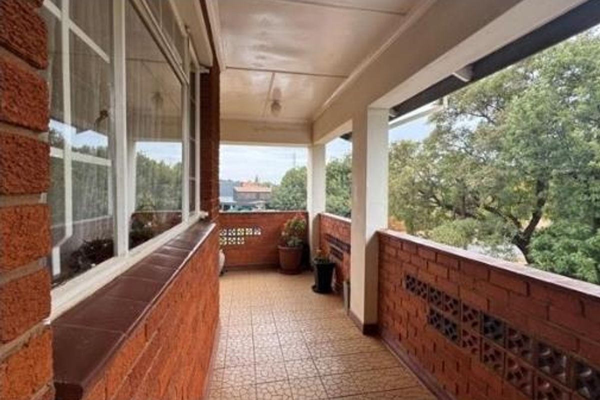 Excellent investment opportunity! - Photo 2