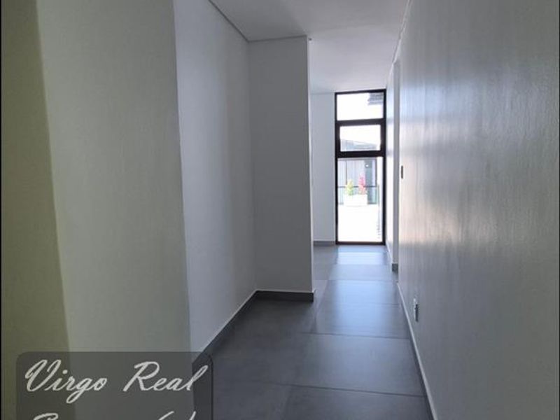 LUXURY TOWNHOUSE TO RENT-  Auasblick, Windhoek - Photo 5
