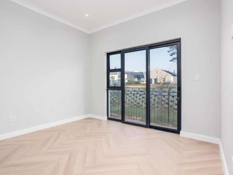 Beautiful and Newly Built Three Bedroom Home at Paarl Valleij Lifestyle Estate & Farm - Photo 9