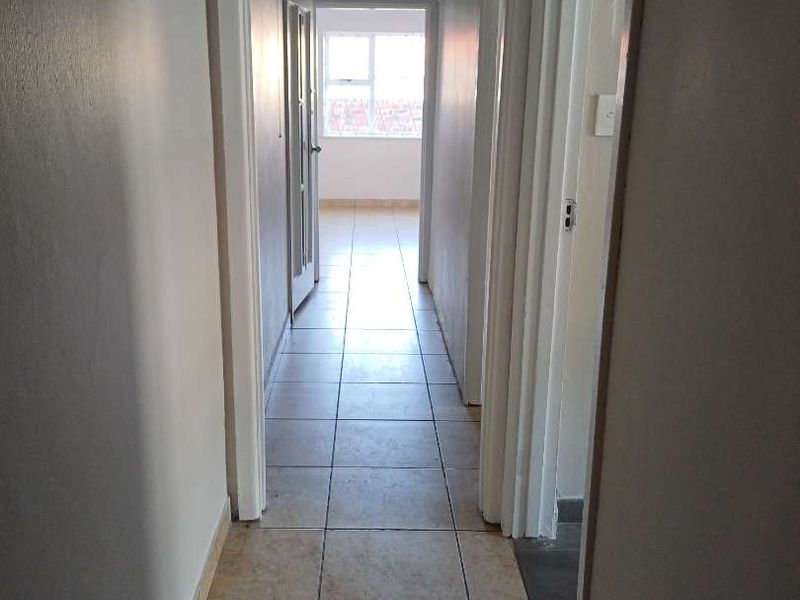 Spacious ground  floor unit. Great investor opportunity - Photo 5