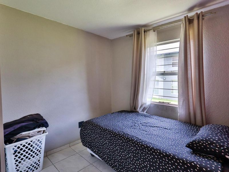 Modern Renovated Ground Floor 2-Bed Unit in Secure Ridgeway Complex - Photo 5