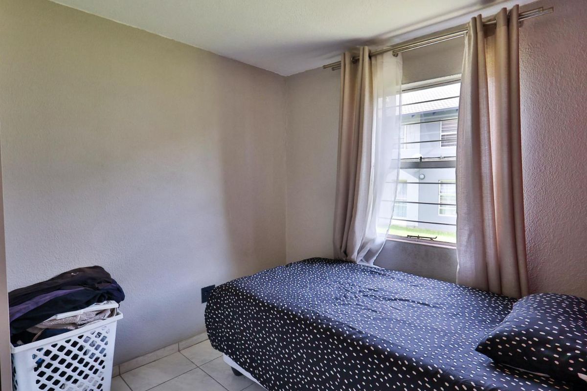 Modern Renovated Ground Floor 2-Bed Unit in Secure Ridgeway Complex - Photo 5