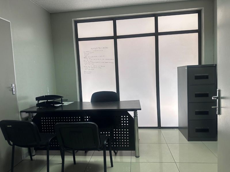 Office For Rent Windhoek West - Photo 7
