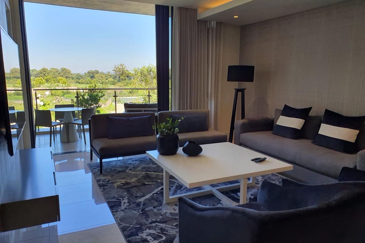 Fully Furnished 2-Bedroom En Suite Home with Beautiful Golf Course Views - Photo 4