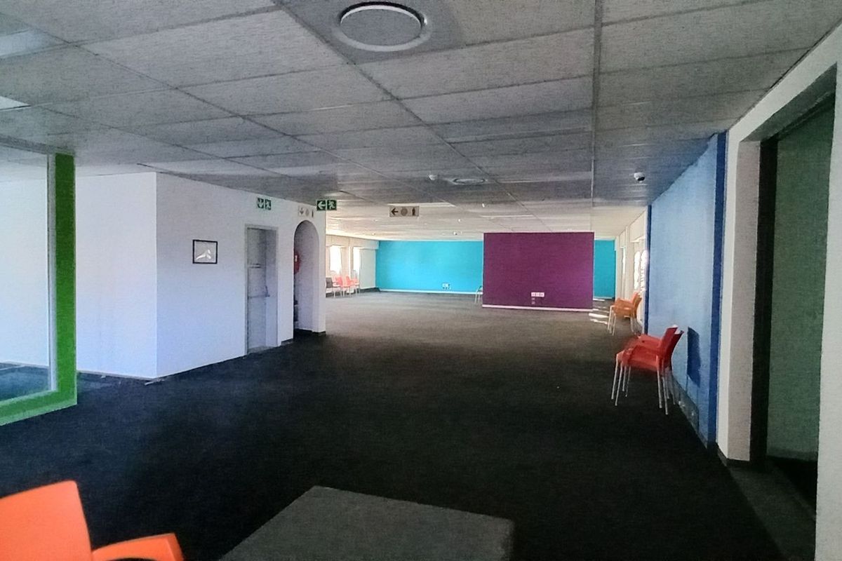 1 188m2 Bedfordview Office To Let - Photo 4