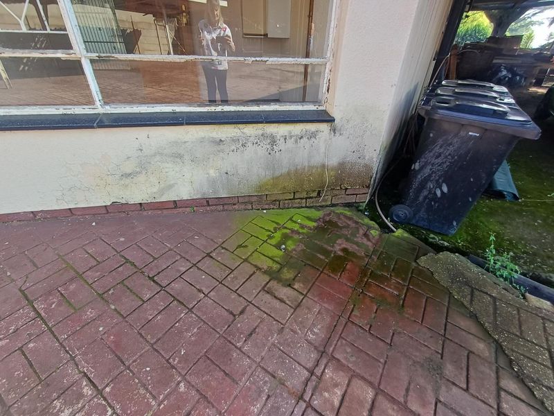 Spacious Family Home with Endless Potential – A True Renovator’s Dream - Photo 6