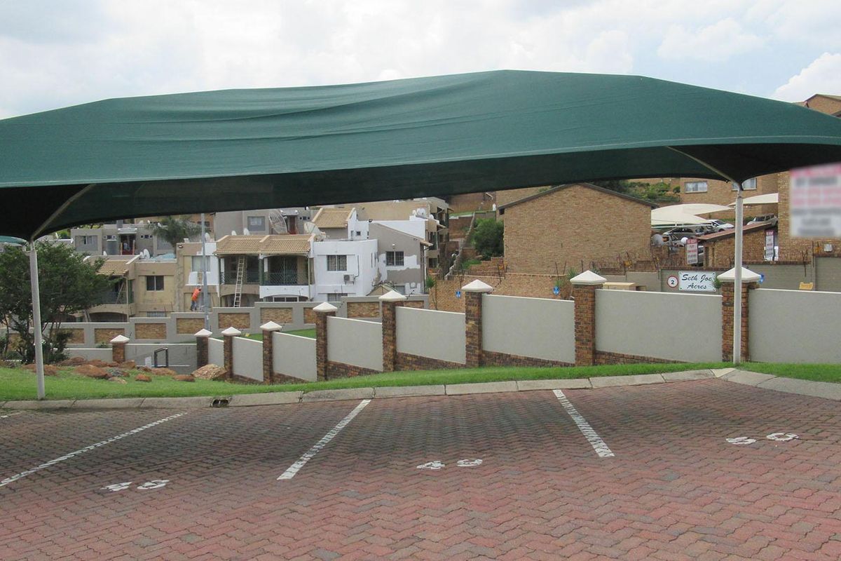 Charming 2-Bedroom with Patio in Prime Location!" - Photo 3