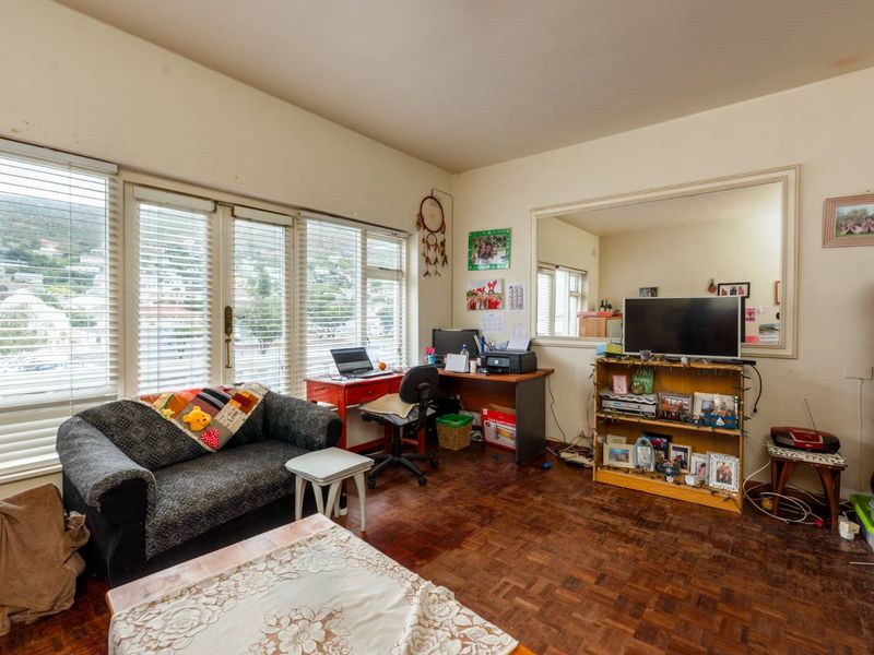 Spacious First-Floor Apartment with Mountain Views - Photo 5