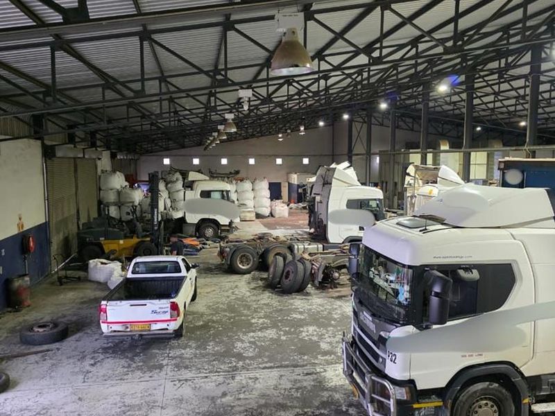 Industrial warehouse for sale in Brakwater - Photo 5