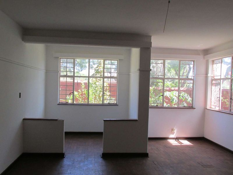 BACHELOR FLAT TO RENT IN SUNNYSIDE - Photo 5