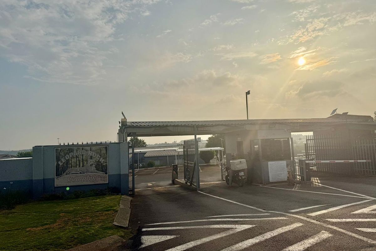 Ideally Positioned Home - Photo 5