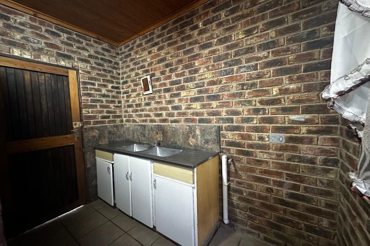 Home in Dealesville – A Must-See! - Photo 5
