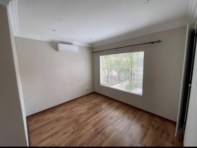 Beautifully Renovated & Well-Maintained 2-Bedroom Duplex with Private Pool, Patio & Built-In Braai - Photo 6