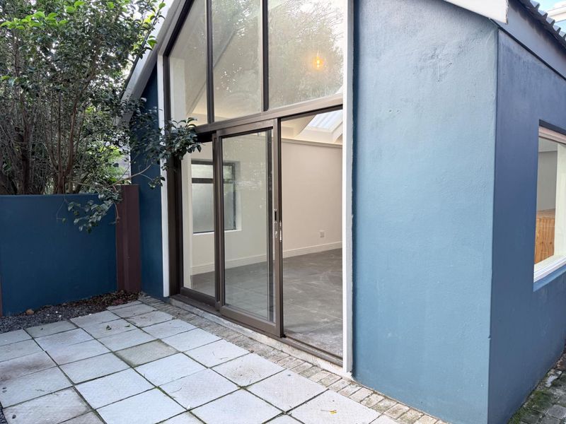 House + Flat - Photo 8
