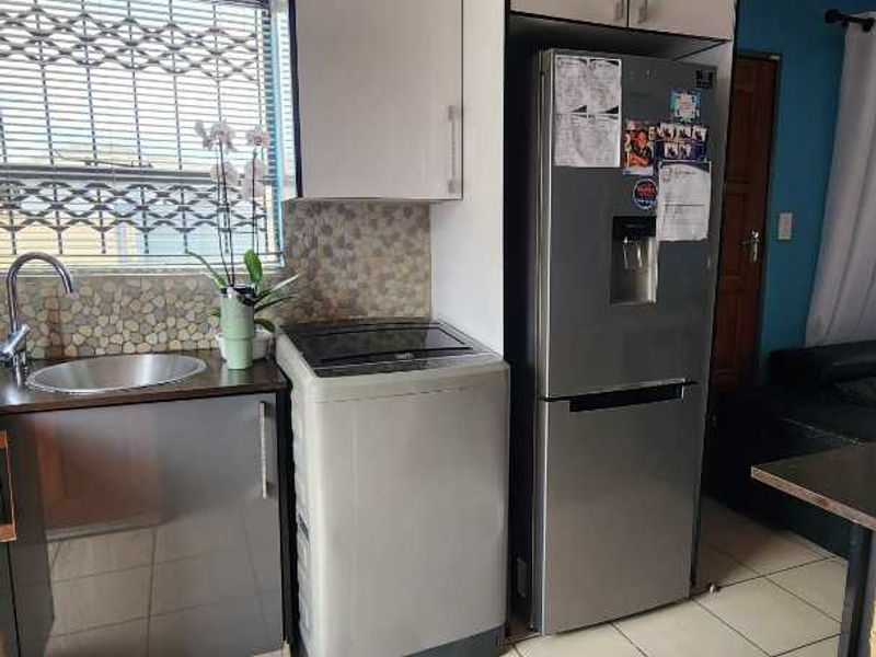 3 Bedroom House For Sale in The Orchardss - Photo 3