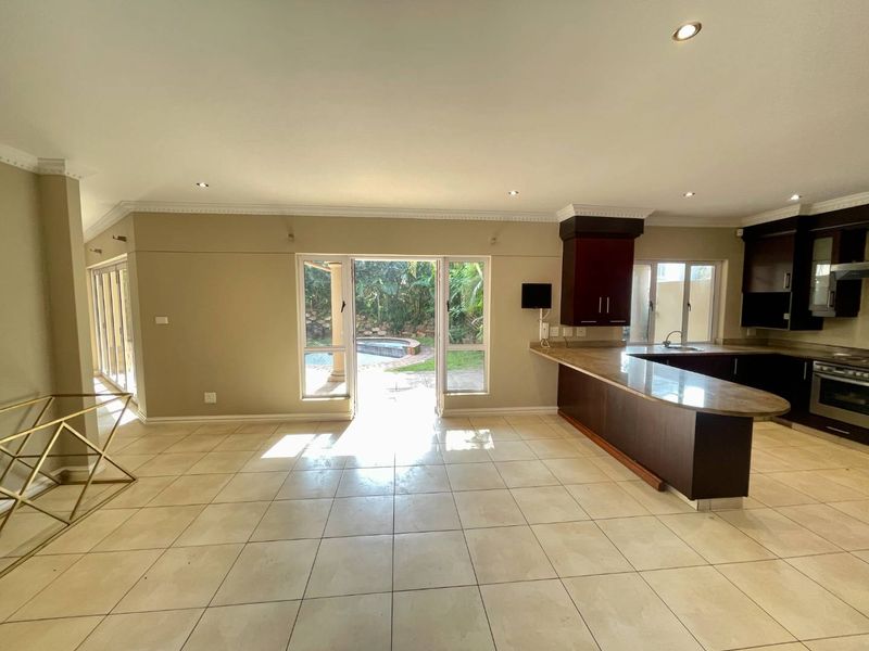 Exclusive Garden Unit in a Premier Estate - Photo 8