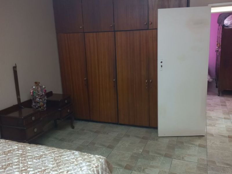 modern, stunning lock up and go 3 bedroom apartment - Photo 9