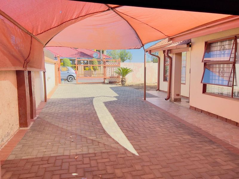 3 Bedroom House for Sale in Mabopane unit x - Photo 2