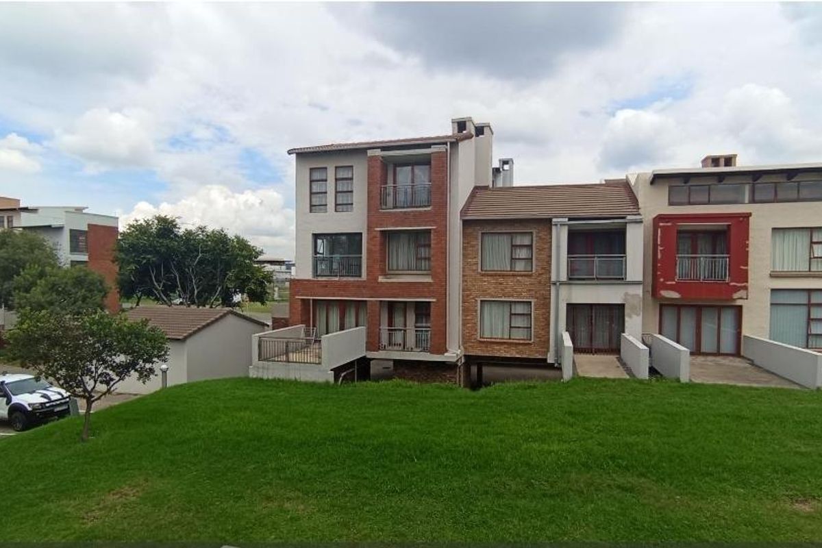 Stunning 2 bedroom in San Ridge Village - Photo 2