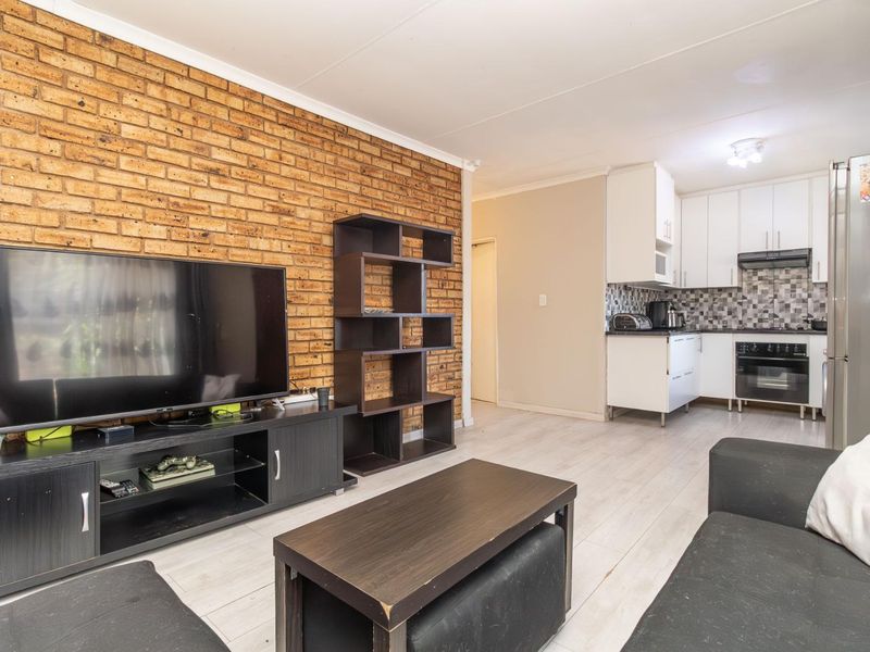 Your Perfect Family Retreat Awaits in Honeydew - Photo 10