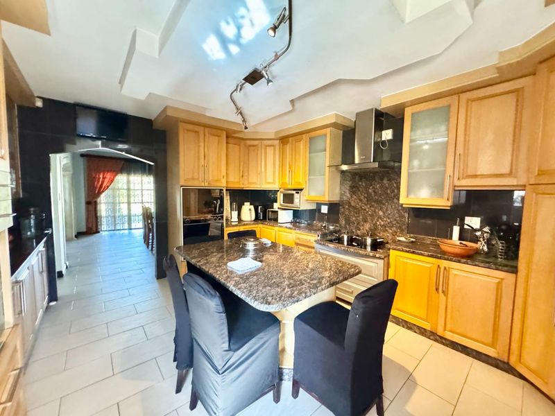 Hendra Estates - Exquisite Large Family Home For Rent In Somerset Park! - Photo 4
