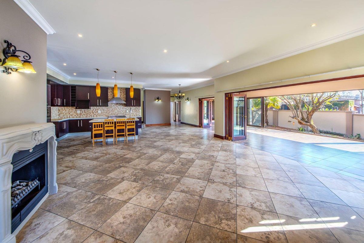 Refined Family Living in the Heart of Midlands Estate - Photo 5