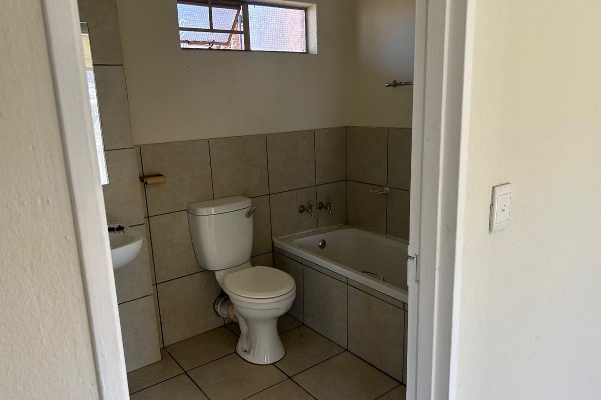 2 Bedroom Apartment in Lotus gardens - Photo 5