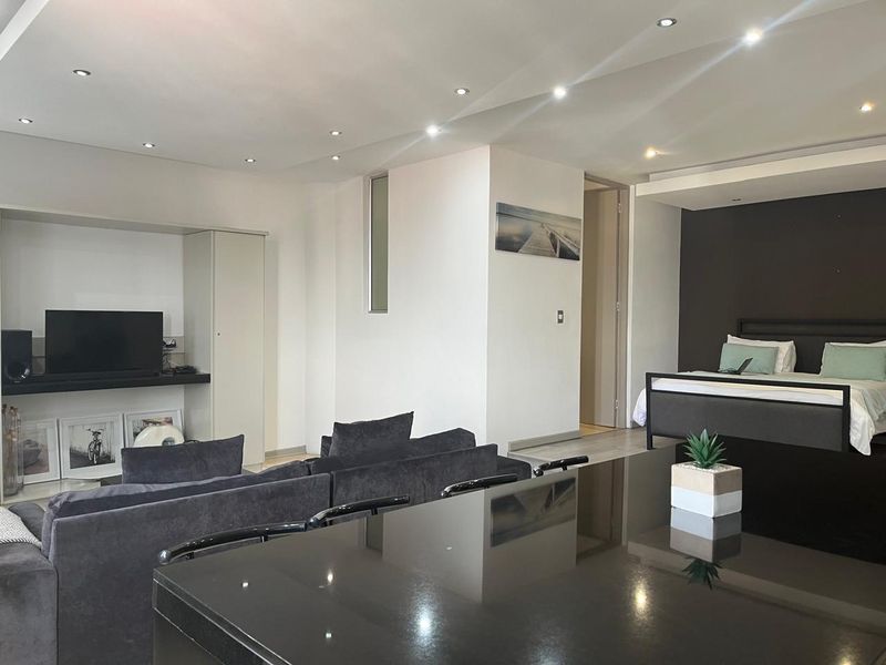 Premium 63m2 Studio Apartment for Sale at The Franklin currently AirBnB that makes up to R26k pm - Photo 9