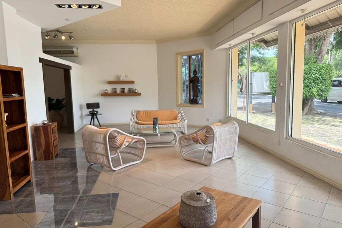 TRIPLE-INCOME COMMERCIAL ASSET | Prime Location, Immediately Productive - Photo 4