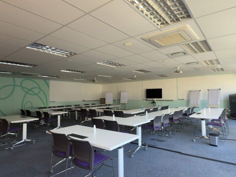 903m2 of prime office space to let in Foreshore - Photo 4
