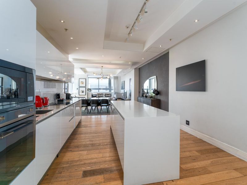 3 Bedroom Air-BnB Penthouse - Photo 6