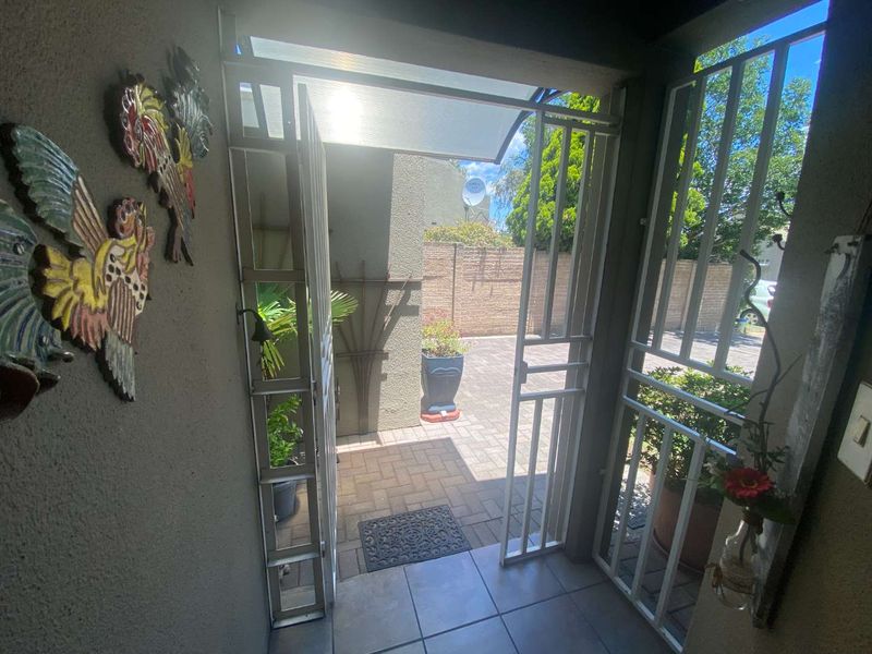 Looking for Estate Living? - Photo 6