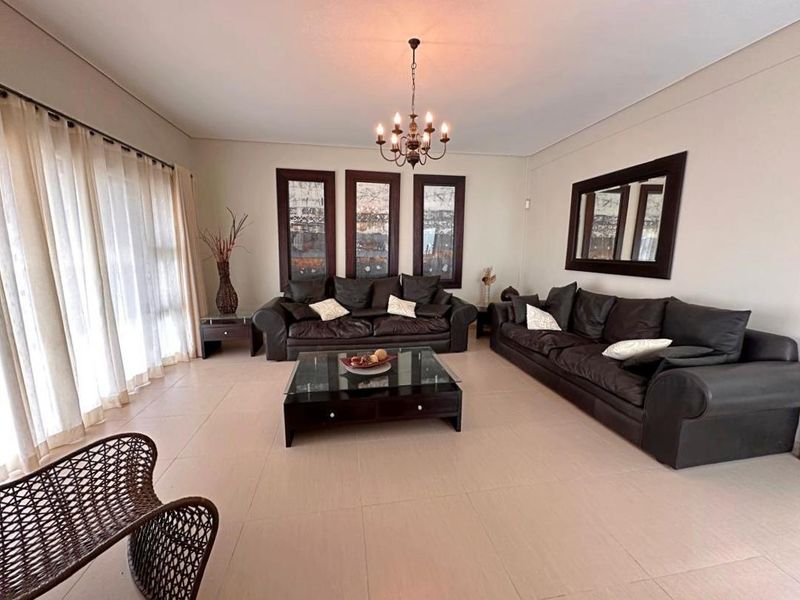 Beautiful Family Home looking for it's new family - Photo 4