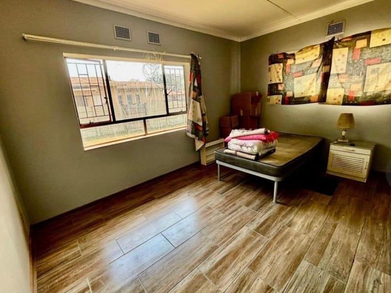 3 Bedroom House For Sale in Vanderbijlpark CE2 - Photo 6