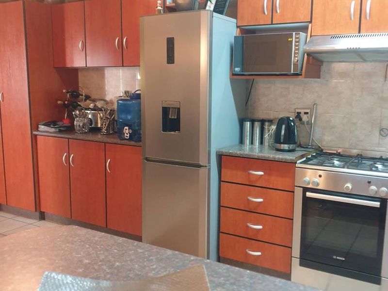 FOR SALE SUPER NEAT MODERN DUPLEX IN DORADO PARK - Photo 2