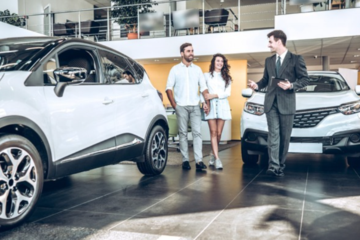 Prime commercial building for sale in exceptional location. - Photo 2