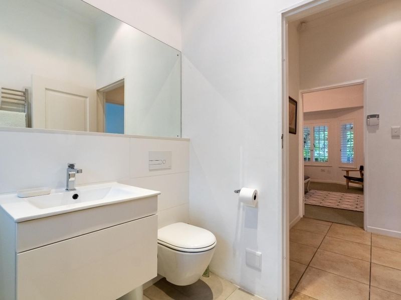 Elegant Furnished 4-Bedroom Home Available 01 July 2026 until 30 September in Franschhoek - Photo 10