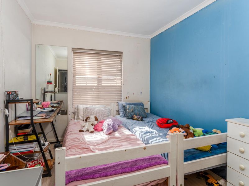 Charming 2-Bedroom Home with Mountain Views in Secure Estatev - Photo 9