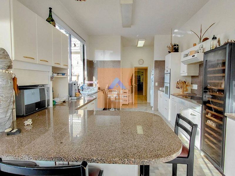 Luxurious Mansion For Sale in Kramersdorf, Swakopmund - Photo 9