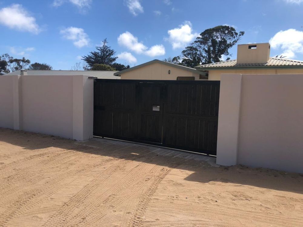 Entrance to property 