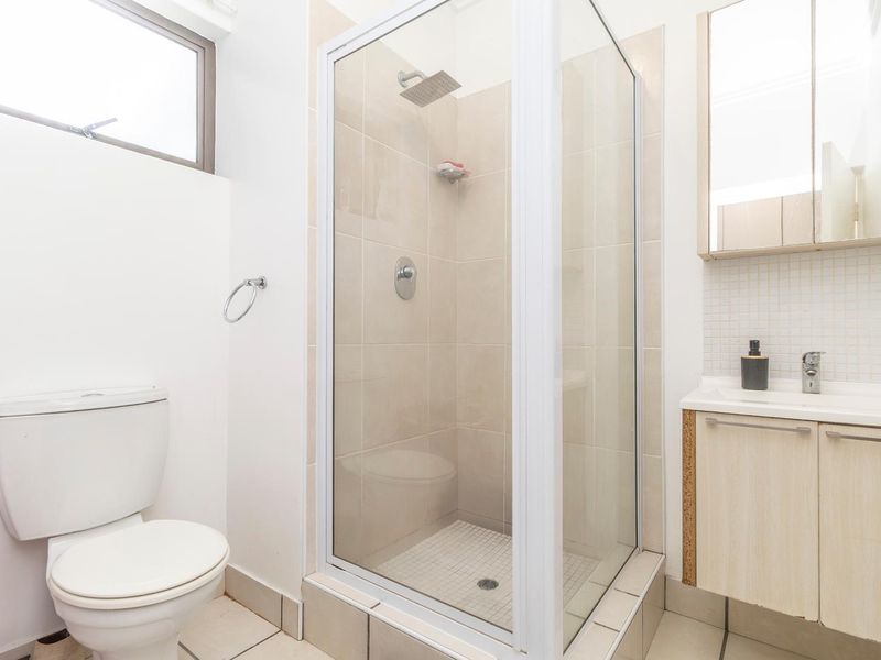 ☀️ Natural Light & Smart Layout - Photo 9