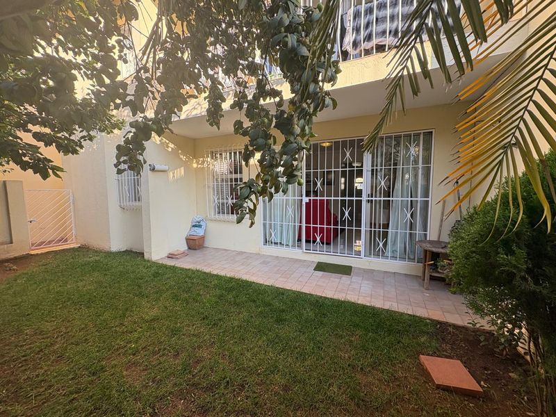 Renovated Garden Apartment in Prime Morningside Position - Photo 1