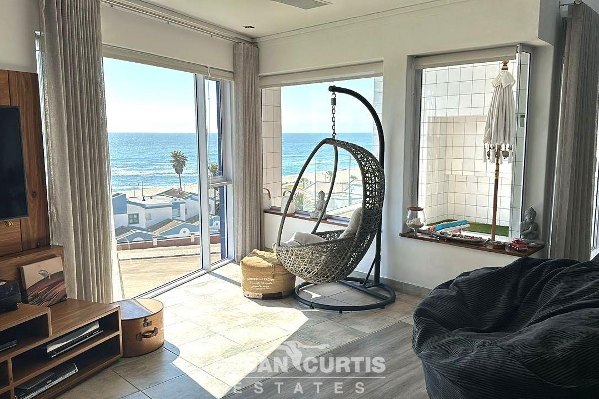 Luxury Penthouse - Photo 3