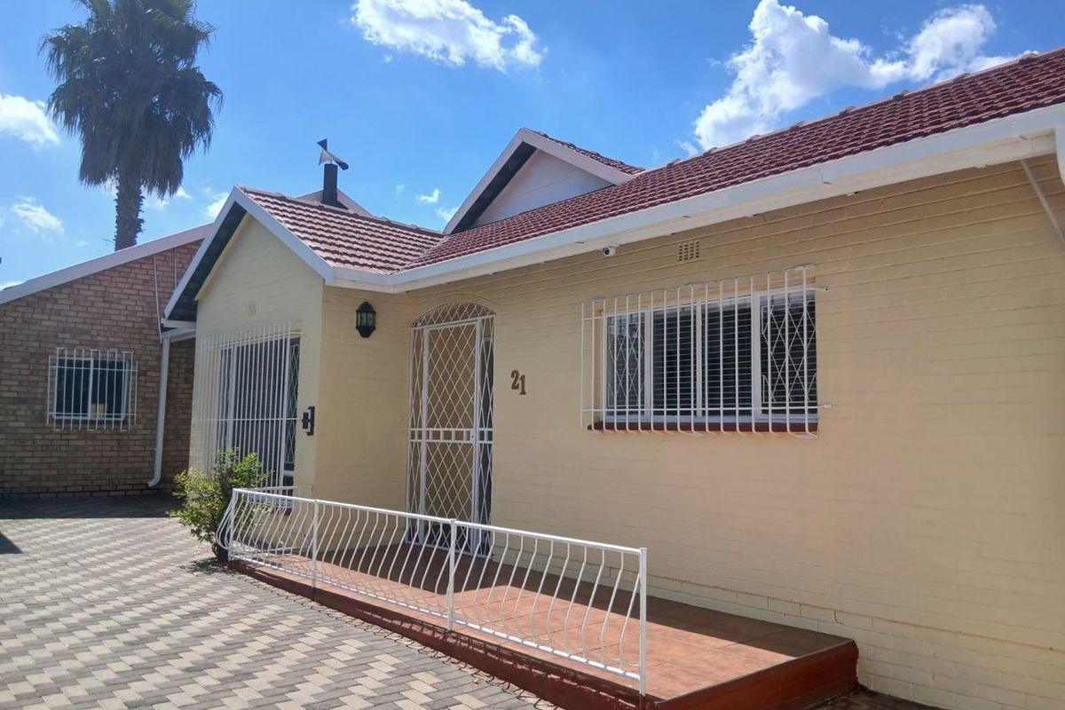 Lovely Family Home with Flat for sale - Photo 2