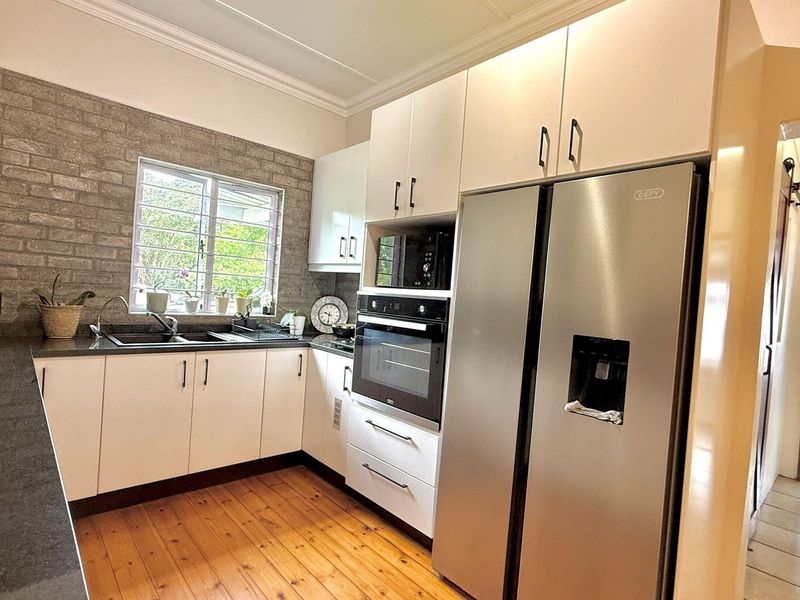 Beautifully Renovated Home in Clarendon – With Granny Flat! Pietermaritzburg - Photo 8
