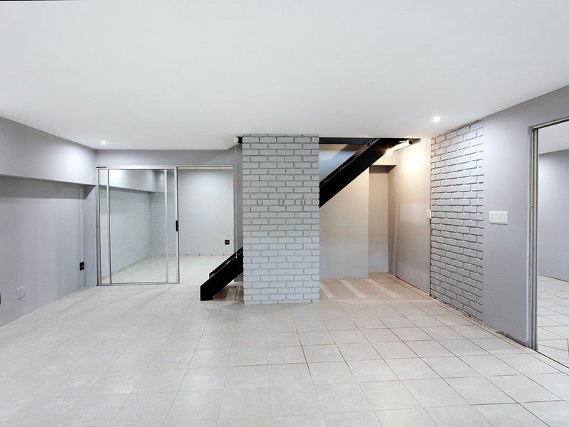 Stunning accommodation in Hatfield - Photo 7