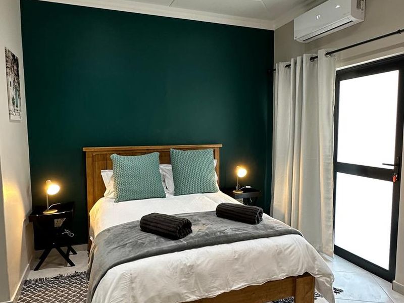 Guest house with 8 units - Photo 7