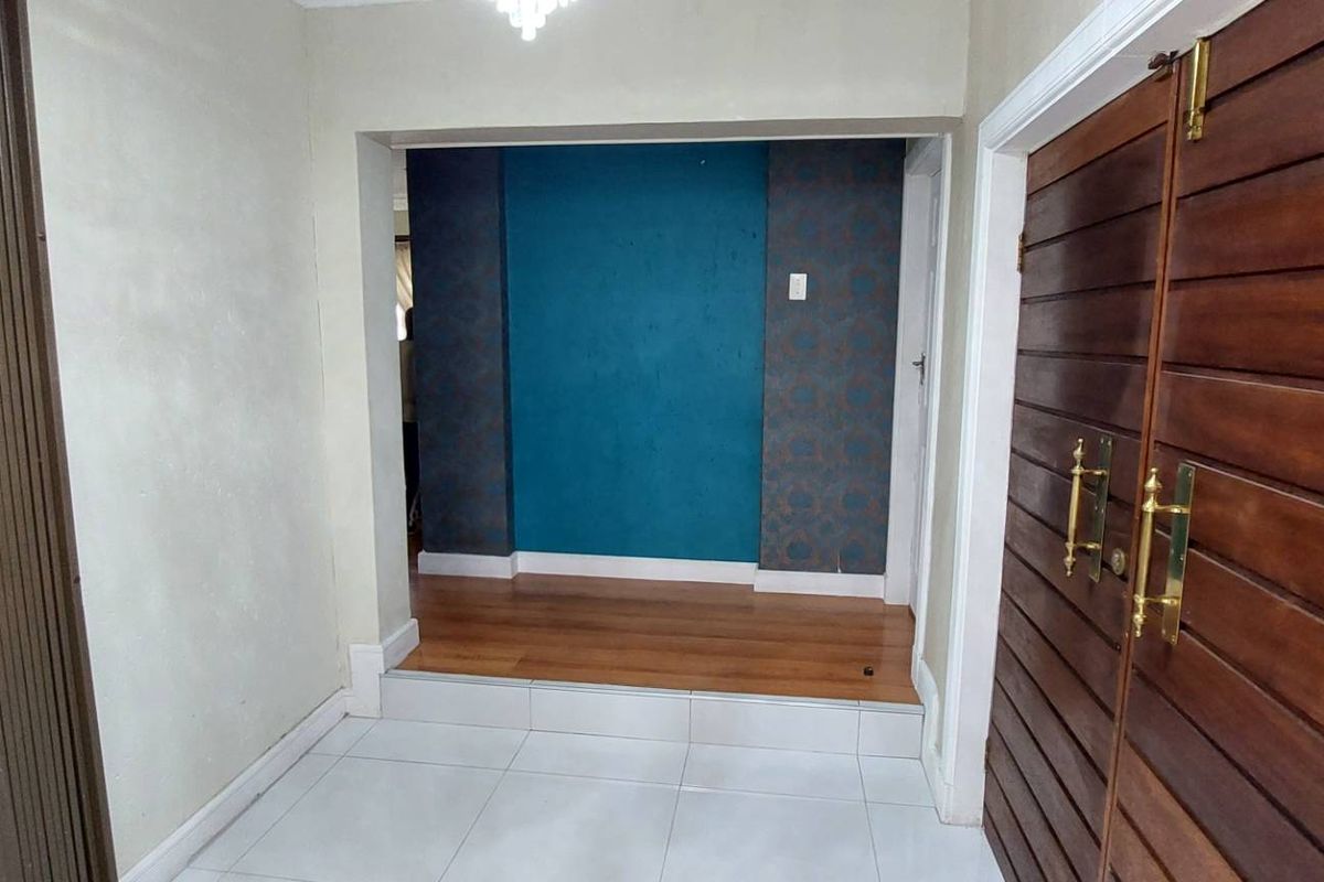 Entertaining and living space for all - Photo 5